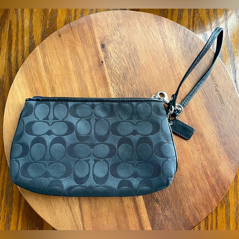 AUTHENTIC COACH Signature Ashley Wristlet Wallet - Black - Nickle - Zipper/Strap - Picture 2 of 8